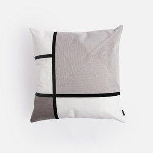 五方格滿版繡花抱枕50x50cm-卵灰白