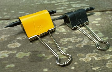 【皮革長尾夾∣黃+黑】手工皮革|大黃蜂|附耐磨黑鉛筆|雙尺寸