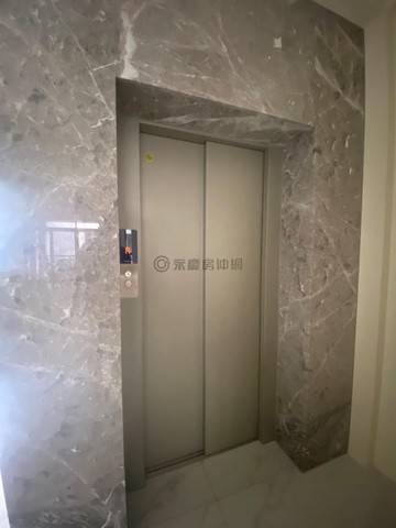 竹北全新電梯朝東南5房透天B1戶{成壠重劃區}｜新竹縣竹北市中山三街