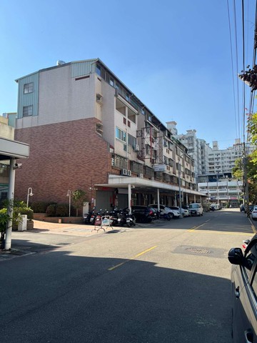 太平 新平國小旁 精美邊間透天別墅｜台中市太平區育德路