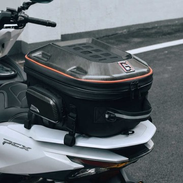 🚀桃園發出🚀 踏板車尾包摩托車後座包電動車後尾包41L硬殼雙肩包摩旅頭盔背包