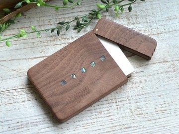 木製名片夾 纖細 [方形設計] 胡桃木