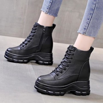 內增高馬丁靴女款秋款輕便松糕真皮厚底超火靴子ins潮炸街小短靴