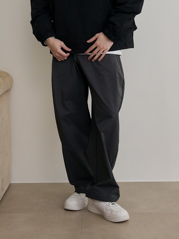 素面剪裁寬鬆長褲