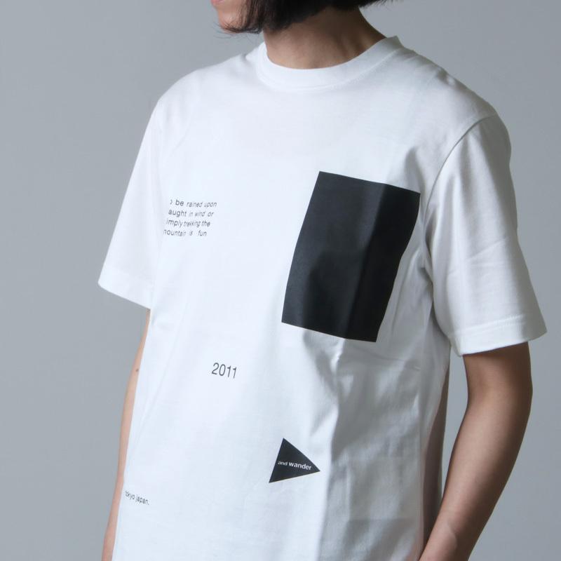 and wander アンドワンダーcomposition Tシャツ