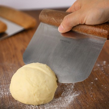 【SANNENG 三能】植纖柄不銹鋼弧型刮刀-絲紋 SN4045【APP滿額下單10%點數(單一帳號最高5000點)】1/31止