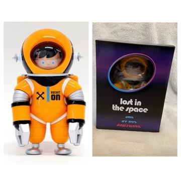 現貨 HOW2WORK X 009 Rocket On Unio 太空人 工程太空人 火箭 橘色
