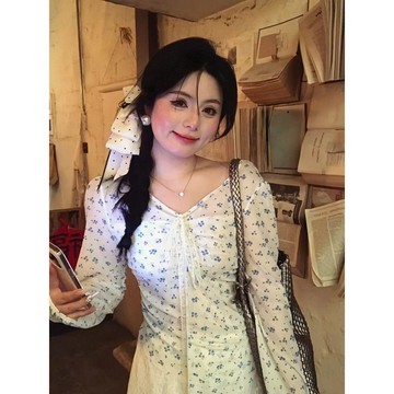 【吉野姐姐】L-4XL 大碼女裝 胖mm碎花蕾絲繫帶不規則下襬上衣 法式甜美襯衫 溫柔純欲風打底衫 V領上衣 長袖上衣