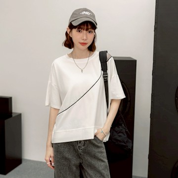 OB嚴選-異材質拼接寬鬆短袖上衣《AB20301-》