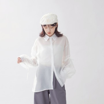 QUEENSHOP_F女裝 長袖 荷葉綁帶澎袖設計透膚襯衫罩衫 兩色售  現+預 【01025673】