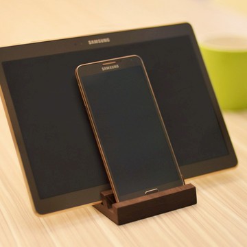 雙槽原木手機/平板座【胡桃木】