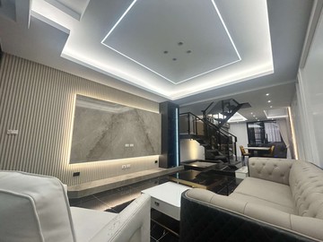 捷運鳳山國中站｜邊間質感車墅｜重金打造｜高雄市鳳山區鳳東路