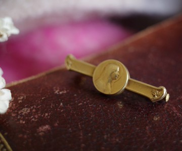 骨董法國FIX金色包金聖母新藝術別針胸針 宗教信仰