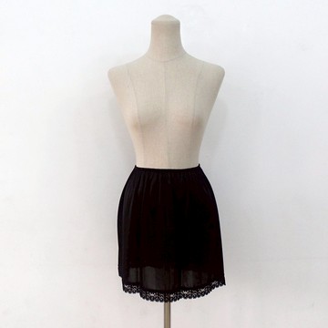 黑色蕾絲緞面半套裙，黑色緞面連衣裙，襯裙