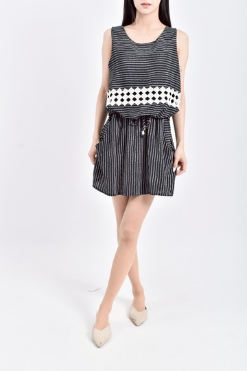 (S) sline韓牌質感無袖假兩件黑色洋裝