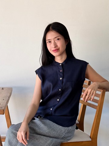 圓領亞麻襯衫 午夜藍 插肩袖：เมษา 襯衫