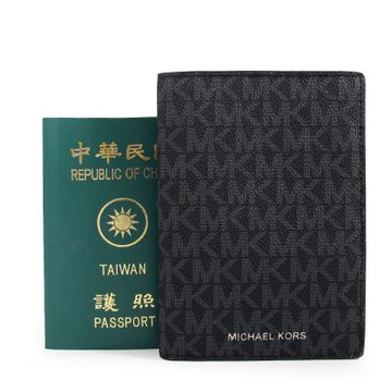 MICHAEL KORS Gifting 銀字滿版防刮Logo對開式護照夾(黑色)