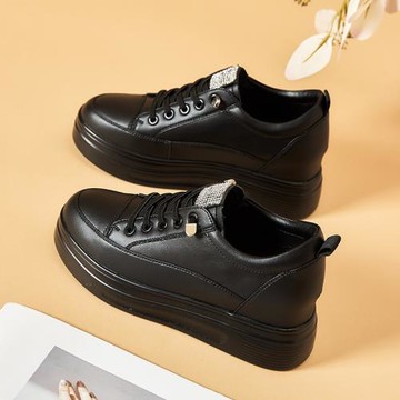 隱形內增高女鞋7CM黑色皮鞋女厚底百搭顯腳小輕便上班工作小黑鞋