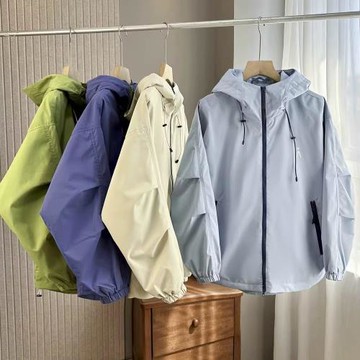 三防科技面料~柜599+復合撞色拉鏈戶外防風防水連帽沖鋒衣外套女