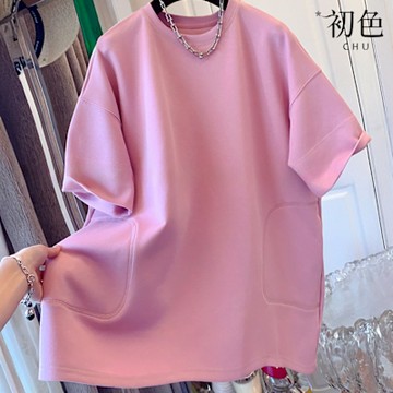 初色 簡約寬鬆透氣慵懶風純色圓領短袖口袋T恤上衣女上衣-共3色-12243(M-4XL可選)