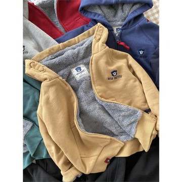 又輕又暖不壓身~更舒適 110-160中大童 男童連帽加絨外套 小棉衣