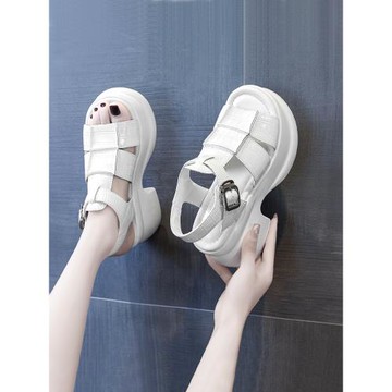 內增高跟涼鞋女士2023年夏季新款爆運動坡跟粗跟羅馬松糕厚底時裝