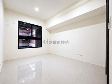 桃子園｜華友聯NeXT21超美兩房+平車｜屋況新穎｜高雄市左營區勵志中街