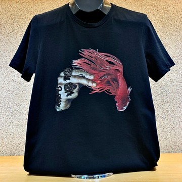 (零碼庫存)(S/L)(Little bee小蜜蜂精品)倫敦品牌 RH45 摸魚 黑底短T 短袖 絕版款售完沒有