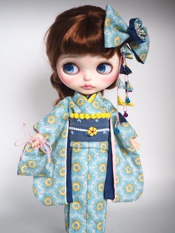 為 Blythe 娃娃量身打造，帶有異國情調的可愛和服