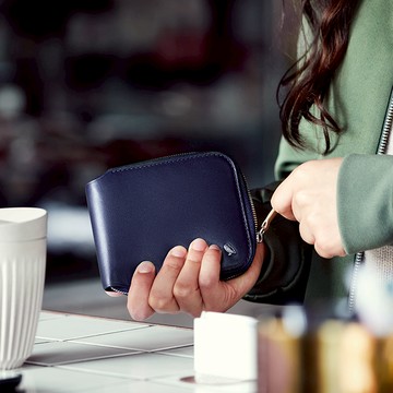 澳洲Bellroy Zip Wallet 植鞣皮RFID拉鍊短夾 台灣公司貨 - Deep Plum 深李紫