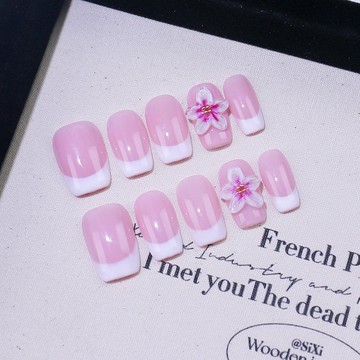 💛Hannah💛元旦新品發售跨境款純手工鵰花穿戴甲高級感法式假指甲輕奢美甲貼片批髮可拆卸IKK29