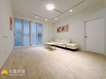 輕軌宅｜英明光華商圈｜美屋翻新2+1房附加頂｜高雄市前鎮區英明一路