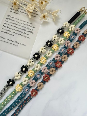 六花瓣撞色混編 l 可調式手機掛繩/證件/Macrame