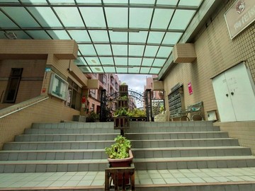 鶯歌國華捷運站旁陶花園透天~屋況優 三代同堂首選｜新北市鶯歌區鶯桃路