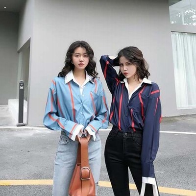 レイヤード風ストライプシャツレディーストップスシャツブラウス重ね着風カッコイイおしゃれ19春夏ライトブルー ダークブルーフリーサイズ 通販 Lineポイント最大get Lineショッピング