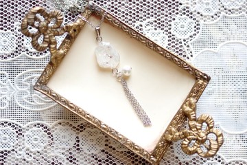 樹脂藝術 立體紋理與棉質珍珠、流蘇墜飾・白色風暴