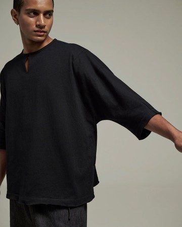 預購：Darted Tee (黑色)