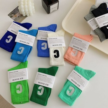 新品 C字母 春秋夏季 中筒襪 ins潮 日系 韓國運動風 配鯊魚褲的長棉襪 堆堆襪