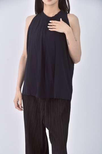 (S) in style深藍色上衣
