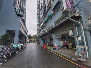 破行情了..大寮後庄國小旁臨路雙店面近市場.火車站｜高雄市大寮區成功路
