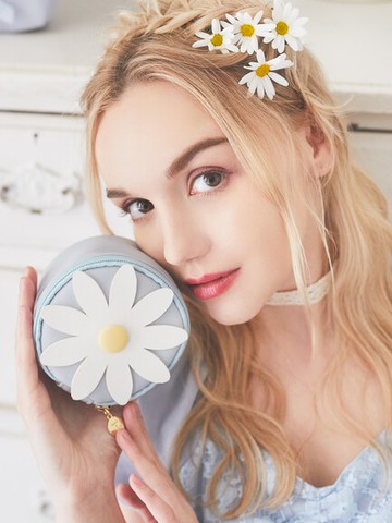 瑪格麗特花造型立體皮革圓形收納包(8A22FTJ0300) - Maison de FLEUR