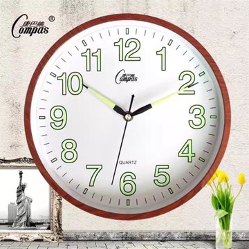 康巴絲12英寸圓形掃秒機芯簡約鐘表夜光靜音玻璃掛鐘客廳藝術鐘表