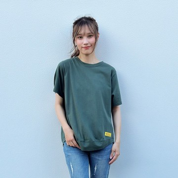 Hana Mokuba 圓領素面圓弧剪裁T恤