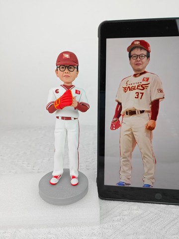 父親 爺爺 長輩 生日禮物訂製 客製化 人偶 公仔 似颜绘 照片擺飾