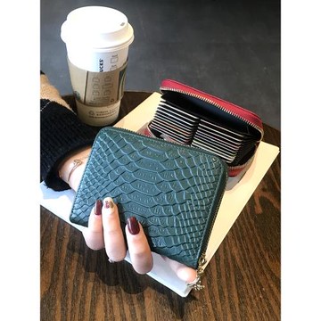 卡包女精致高檔2025新款大容量多卡位小巧小眾設計ins高級感真皮