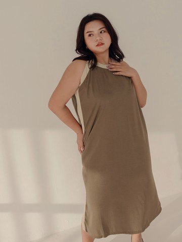 撞色無袖側開衩削肩中洋裝