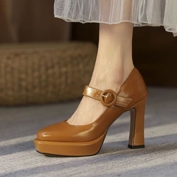 2025新款棕色淺口單鞋牛漆皮真皮粗跟一字帶高跟鞋防水臺方頭女鞋
