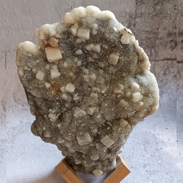 AC03  奇石: 方塊螢石帶共生