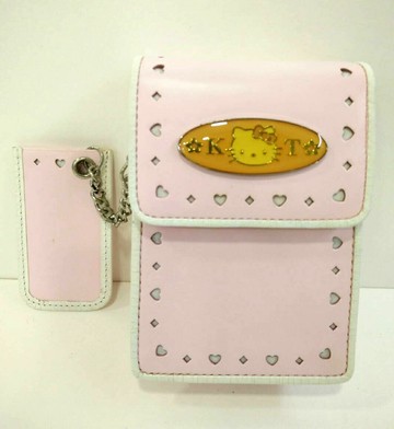 【震撼精品百貨】Hello Kitty 凱蒂貓 HELLO KITTY真皮相機袋-愛心壓紋 震撼日式精品百貨