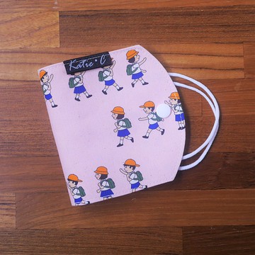 訂製款=口罩暫存套/口罩收納套=童趣=小學生排路隊=粉紅(共3色)